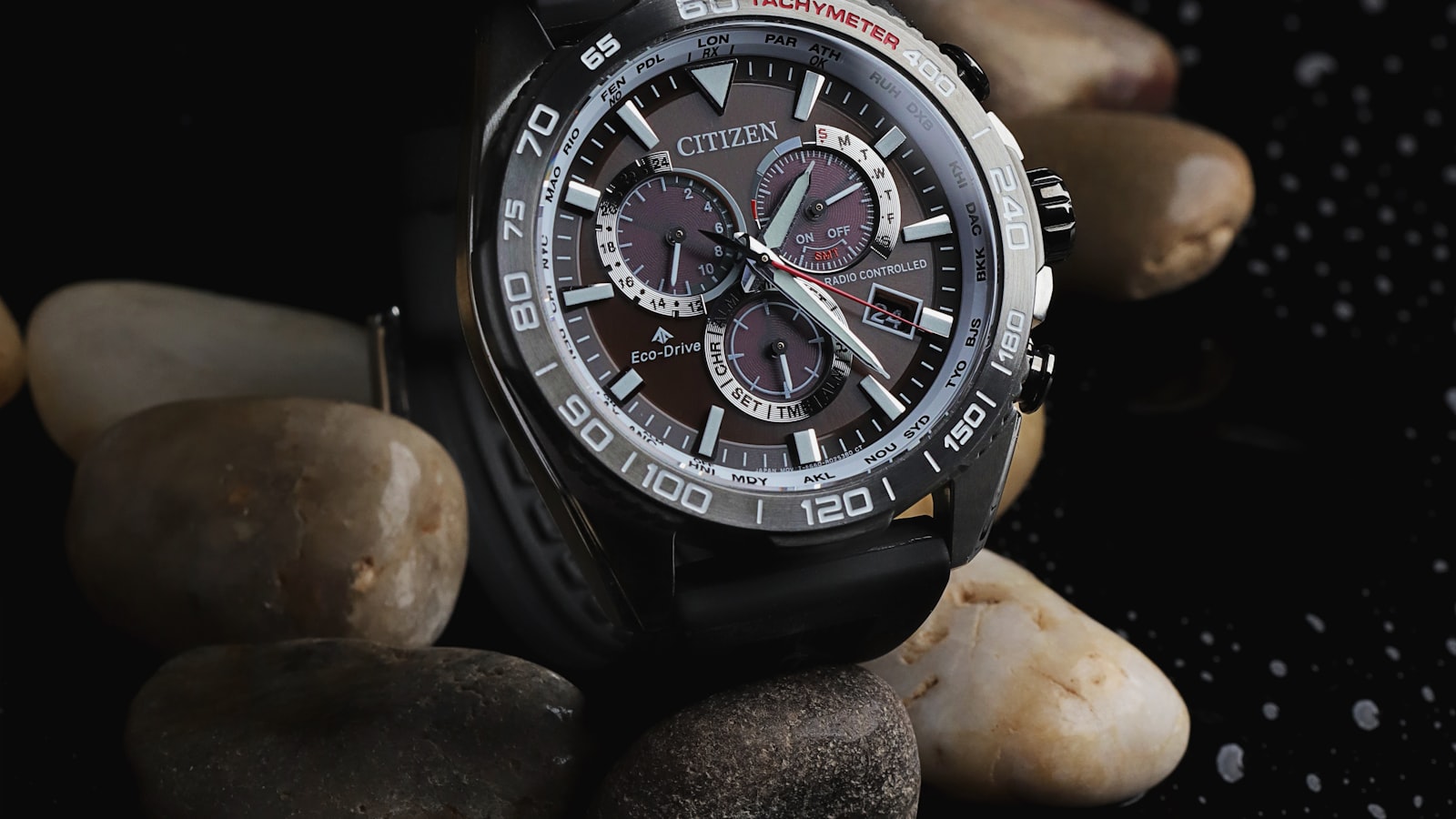 Watch dial showing a date window and small subdials